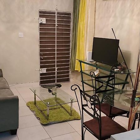 #1 Jacaranda Vacation Home Spanish Town Exteriör bild
