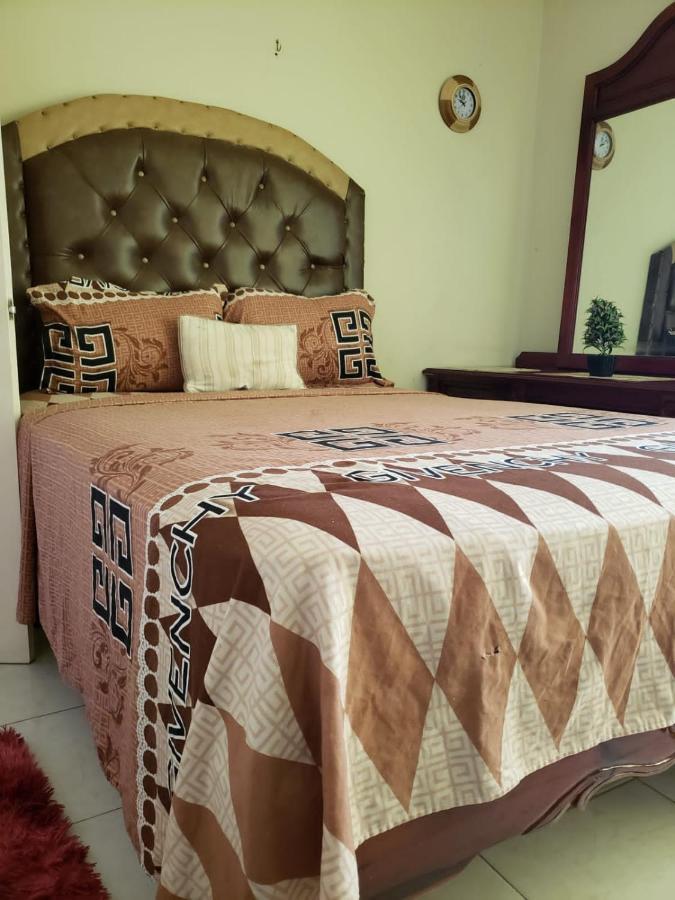 #1 Jacaranda Vacation Home Spanish Town Exteriör bild